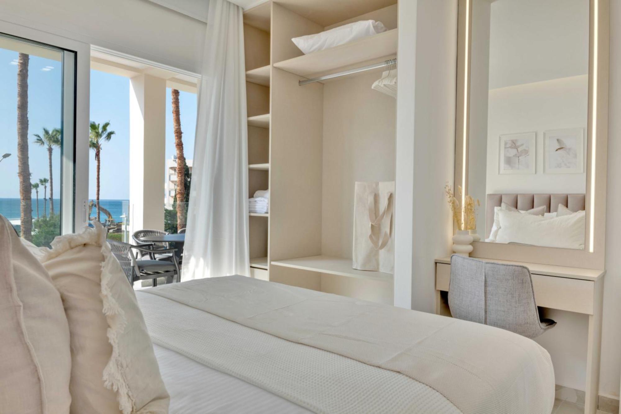 Phaedrus Living: Seaview Luxury Flat Limnaria 150 Paphos Exterior foto