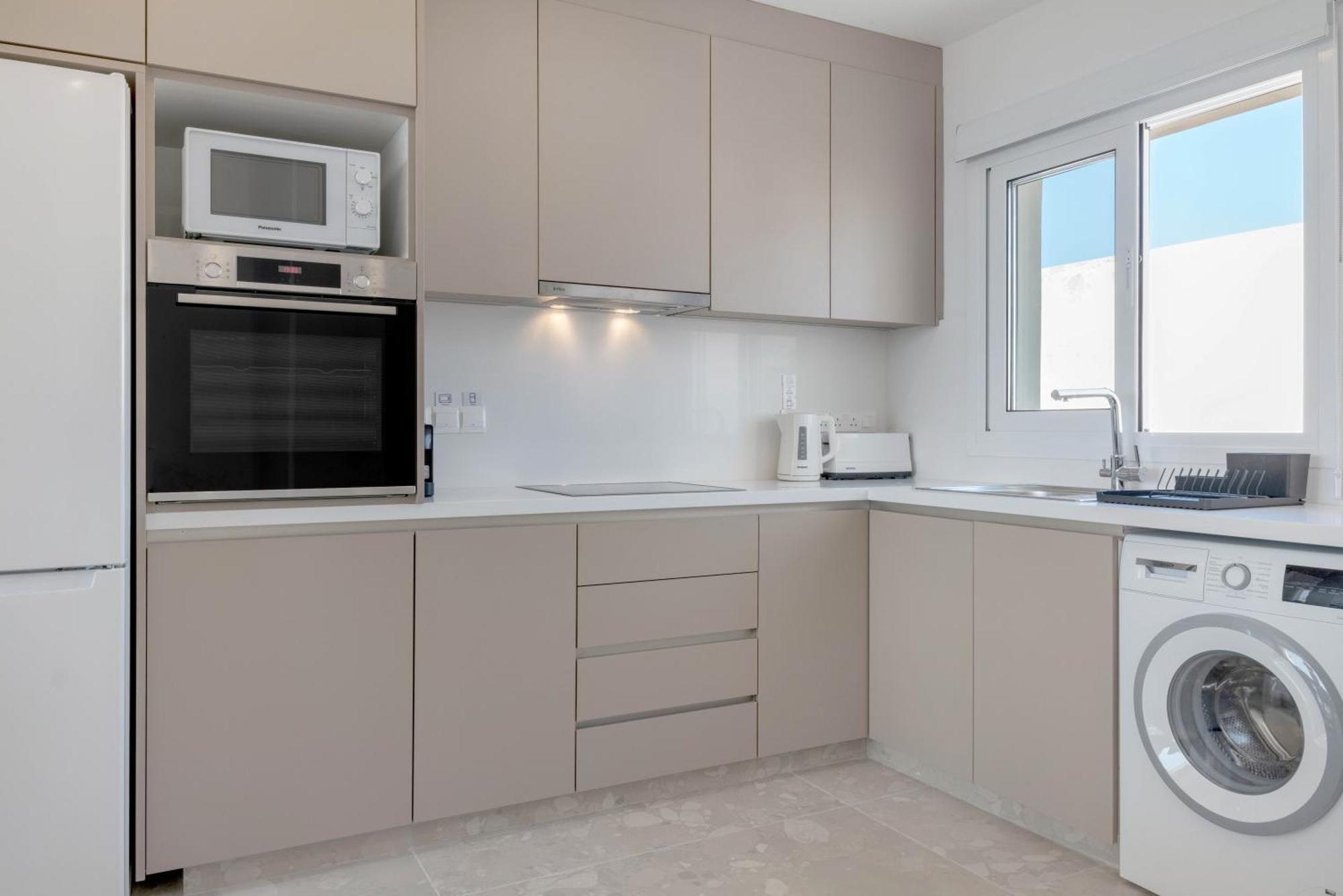 Phaedrus Living: Seaview Luxury Flat Limnaria 150 Paphos Exterior foto